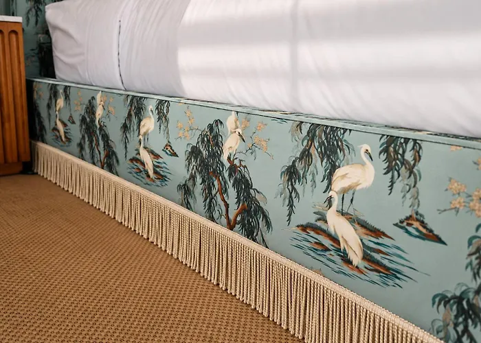 Margot Hotel *