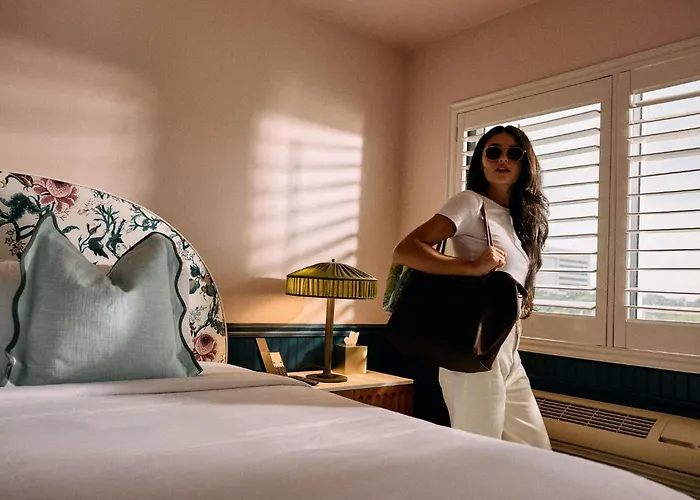 Margot Hotel *
